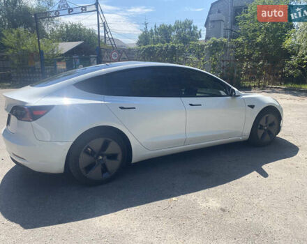 Білий Тесла Модель 3, об'ємом двигуна 0 л та пробігом 44 тис. км за 18500 $, фото 5 на Automoto.ua