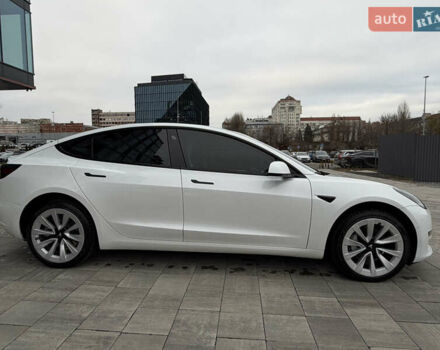 Білий Тесла Модель 3, об'ємом двигуна 0 л та пробігом 64 тис. км за 24900 $, фото 3 на Automoto.ua