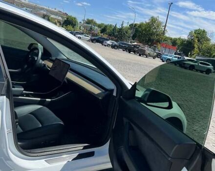 Тесла Модель 3 2021 в Харькове на Automoto.ua Белый Тесла Модель 3, объемом двигателя 0 л и пробегом 167 тыс. км за 18900 $, фото 6 на Automoto.ua