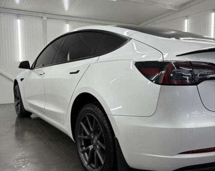 Білий Тесла Модель 3, об'ємом двигуна 0 л та пробігом 113 тис. км за 20200 $, фото 50 на Automoto.ua