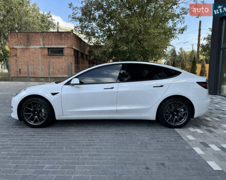 Белый Тесла Модель 3, объемом двигателя 0 л и пробегом 34 тыс. км за 21500 $, фото 27 на Automoto.ua
