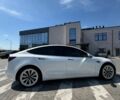 Білий Тесла Модель 3, об'ємом двигуна 0 л та пробігом 82 тис. км за 20900 $, фото 3 на Automoto.ua