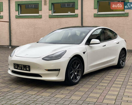 Белый Тесла Модель 3, объемом двигателя 0 л и пробегом 34 тыс. км за 18000 $, фото 6 на Automoto.ua