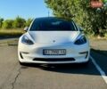 Белый Тесла Модель 3, объемом двигателя 0 л и пробегом 111 тыс. км за 18390 $, фото 1 на Automoto.ua