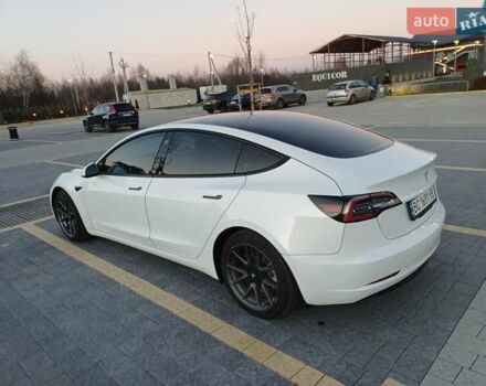 Белый Тесла Модель 3, объемом двигателя 0 л и пробегом 80 тыс. км за 19900 $, фото 4 на Automoto.ua