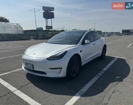 Белый Тесла Модель 3, объемом двигателя 0 л и пробегом 128 тыс. км за 21500 $, фото 3 на Automoto.ua