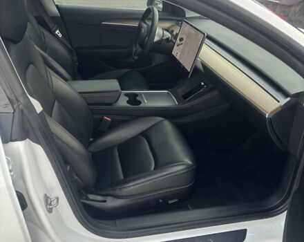 Білий Тесла Модель 3, об'ємом двигуна 0 л та пробігом 145 тис. км за 16500 $, фото 8 на Automoto.ua