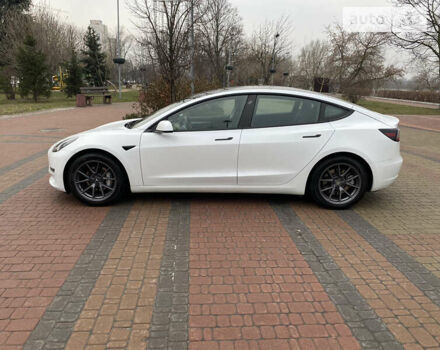 Белый Тесла Модель 3, объемом двигателя 0 л и пробегом 45 тыс. км за 27500 $, фото 7 на Automoto.ua