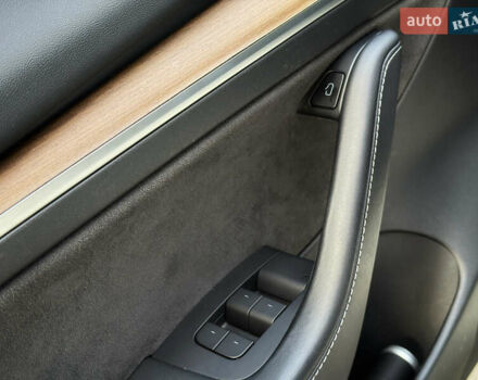 Белый Тесла Модель 3, объемом двигателя 0 л и пробегом 37 тыс. км за 19999 $, фото 147 на Automoto.ua