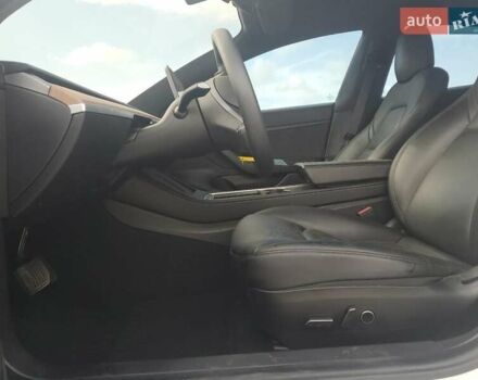 Білий Тесла Модель 3, об'ємом двигуна 0 л та пробігом 116 тис. км за 7650 $, фото 6 на Automoto.ua