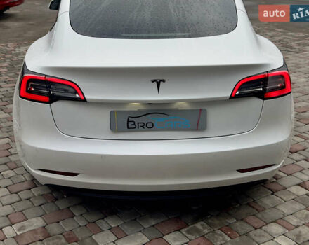 Білий Тесла Модель 3, об'ємом двигуна 0 л та пробігом 84 тис. км за 18300 $, фото 8 на Automoto.ua