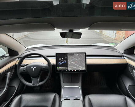 Белый Тесла Модель 3, объемом двигателя 0 л и пробегом 45 тыс. км за 29000 $, фото 3 на Automoto.ua