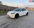 Білий Тесла Модель 3, об'ємом двигуна 0 л та пробігом 180 тис. км за 18800 $, фото 1 на Automoto.ua
