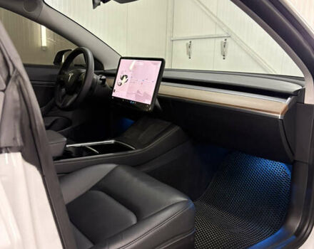 Білий Тесла Модель 3, об'ємом двигуна 0 л та пробігом 113 тис. км за 20200 $, фото 87 на Automoto.ua