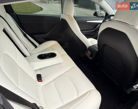 Білий Тесла Модель 3, об'ємом двигуна 0 л та пробігом 64 тис. км за 24900 $, фото 11 на Automoto.ua