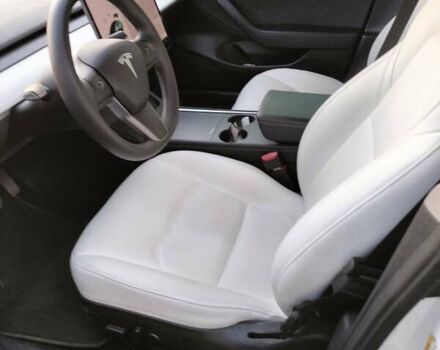 Белый Тесла Модель 3, объемом двигателя 0 л и пробегом 94 тыс. км за 22000 $, фото 4 на Automoto.ua