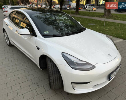 Білий Тесла Модель 3, об'ємом двигуна 0 л та пробігом 79 тис. км за 22300 $, фото 3 на Automoto.ua