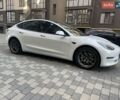 Белый Тесла Модель 3, объемом двигателя 0 л и пробегом 65 тыс. км за 14800 $, фото 3 на Automoto.ua
