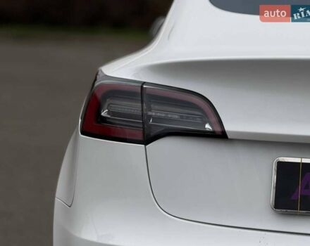 Белый Тесла Модель 3, объемом двигателя 0 л и пробегом 87 тыс. км за 20900 $, фото 17 на Automoto.ua
