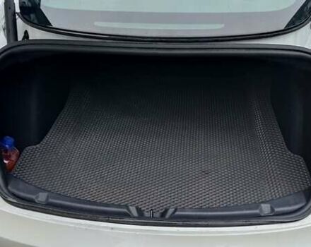 Білий Тесла Модель 3, об'ємом двигуна 0 л та пробігом 59 тис. км за 17500 $, фото 16 на Automoto.ua