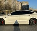 Білий Тесла Модель 3, об'ємом двигуна 0 л та пробігом 71 тис. км за 23600 $, фото 6 на Automoto.ua