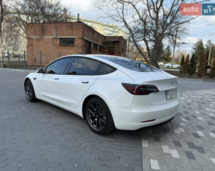 Белый Тесла Модель 3, объемом двигателя 0 л и пробегом 37 тыс. км за 19999 $, фото 30 на Automoto.ua