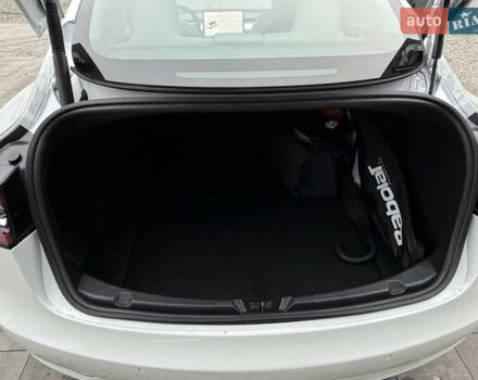 Білий Тесла Модель 3, об'ємом двигуна 0 л та пробігом 64 тис. км за 24900 $, фото 14 на Automoto.ua