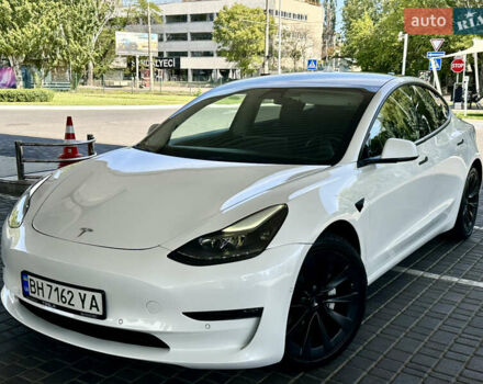 Тесла Модель 3 2021 у Одесі на Automoto.ua Білий Тесла Модель 3, об'ємом двигуна 0 л та пробігом 98 тис. км за 17800 $, фото 16 на Automoto.ua