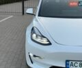 Білий Тесла Модель 3, об'ємом двигуна 0 л та пробігом 117 тис. км за 18900 $, фото 2 на Automoto.ua