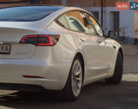 Білий Тесла Модель 3, об'ємом двигуна 0 л та пробігом 64 тис. км за 21500 $, фото 8 на Automoto.ua