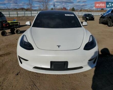 Белый Тесла Модель 3, объемом двигателя 0 л и пробегом 61 тыс. км за 7500 $, фото 4 на Automoto.ua