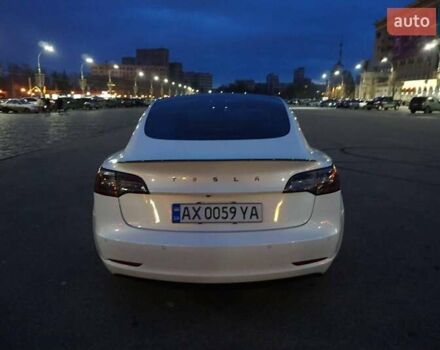Белый Тесла Модель 3, объемом двигателя 0 л и пробегом 95 тыс. км за 18500 $, фото 1 на Automoto.ua