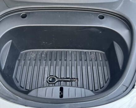 Білий Тесла Модель 3, об'ємом двигуна 0 л та пробігом 57 тис. км за 23000 $, фото 6 на Automoto.ua