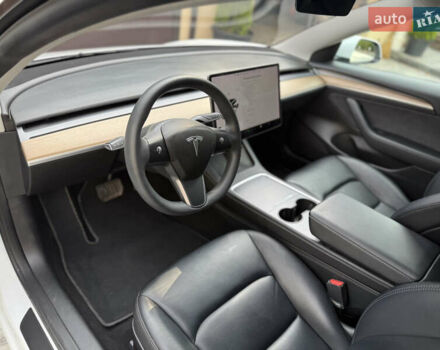 Білий Тесла Модель 3, об'ємом двигуна 0 л та пробігом 32 тис. км за 26900 $, фото 15 на Automoto.ua
