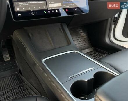 Білий Тесла Модель 3, об'ємом двигуна 0 л та пробігом 88 тис. км за 20950 $, фото 46 на Automoto.ua