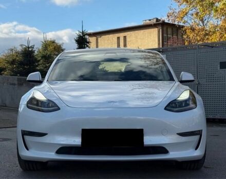 Білий Тесла Модель 3, об'ємом двигуна 0 л та пробігом 68 тис. км за 12300 $, фото 2 на Automoto.ua