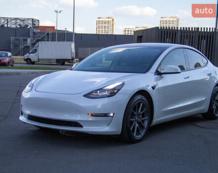 Белый Тесла Модель 3, объемом двигателя 0 л и пробегом 53 тыс. км за 23000 $, фото 1 на Automoto.ua