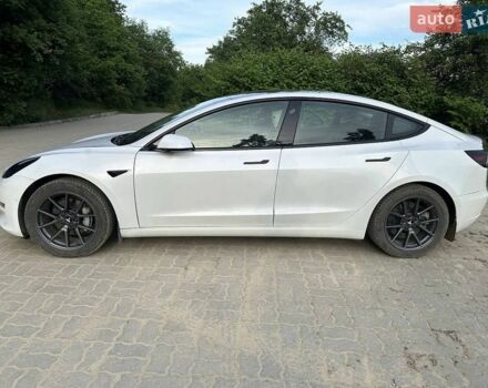 Белый Тесла Модель 3, объемом двигателя 0 л и пробегом 155 тыс. км за 11900 $, фото 2 на Automoto.ua
