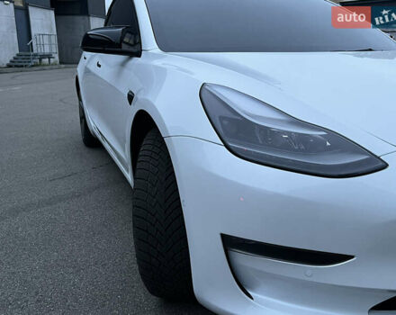 Белый Тесла Модель 3, объемом двигателя 0 л и пробегом 52 тыс. км за 21500 $, фото 15 на Automoto.ua