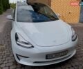 Білий Тесла Модель 3, об'ємом двигуна 0 л та пробігом 64 тис. км за 15999 $, фото 1 на Automoto.ua
