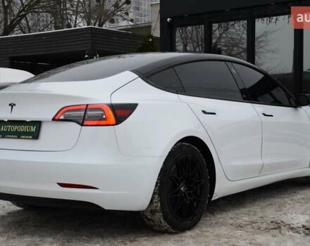 Белый Тесла Модель 3, объемом двигателя 0 л и пробегом 37 тыс. км за 17999 $, фото 10 на Automoto.ua