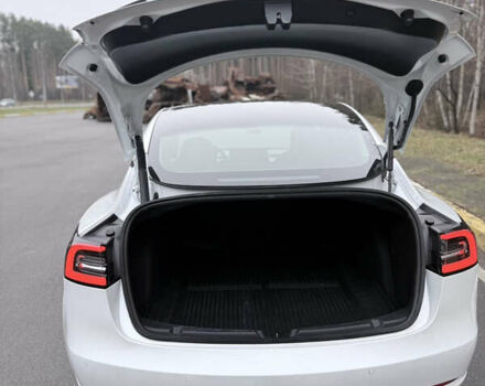 Білий Тесла Модель 3, об'ємом двигуна 0 л та пробігом 119 тис. км за 20800 $, фото 9 на Automoto.ua