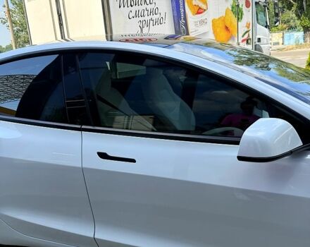 Белый Тесла Модель 3, объемом двигателя 55 л и пробегом 75 тыс. км за 16300 $, фото 5 на Automoto.ua