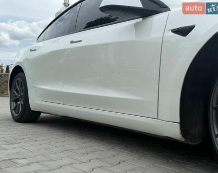 Белый Тесла Модель 3, объемом двигателя 0 л и пробегом 90 тыс. км за 14888 $, фото 19 на Automoto.ua