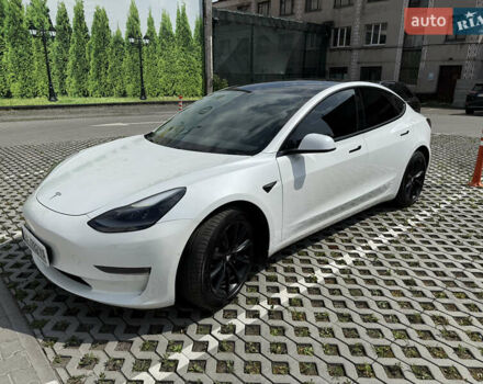 Білий Тесла Модель 3, об'ємом двигуна 0 л та пробігом 49 тис. км за 35000 $, фото 1 на Automoto.ua