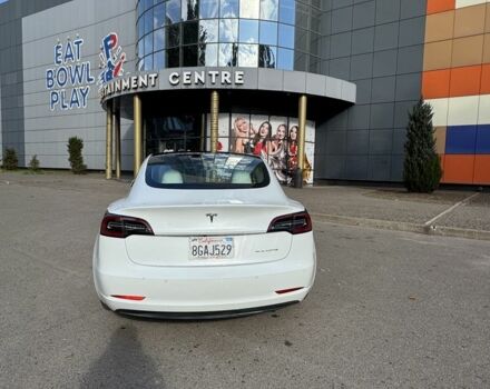 Білий Тесла Модель 3, об'ємом двигуна 0 л та пробігом 81 тис. км за 20400 $, фото 3 на Automoto.ua