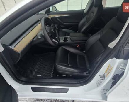 Белый Тесла Модель 3, объемом двигателя 0 л и пробегом 64 тыс. км за 22500 $, фото 10 на Automoto.ua