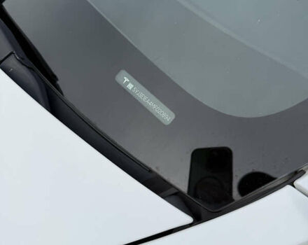 Белый Тесла Модель 3, объемом двигателя 0 л и пробегом 98 тыс. км за 19000 $, фото 15 на Automoto.ua