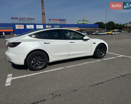 Белый Тесла Модель 3, объемом двигателя 0 л и пробегом 128 тыс. км за 21500 $, фото 8 на Automoto.ua