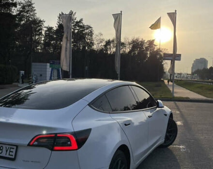Тесла Модель 3 2021 в Киеве на Automoto.ua Белый Тесла Модель 3, объемом двигателя 0 л и пробегом 54 тыс. км за 21800 $, фото 3 на Automoto.ua